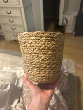 Handwoven Natural Seagrass Planter Basket
